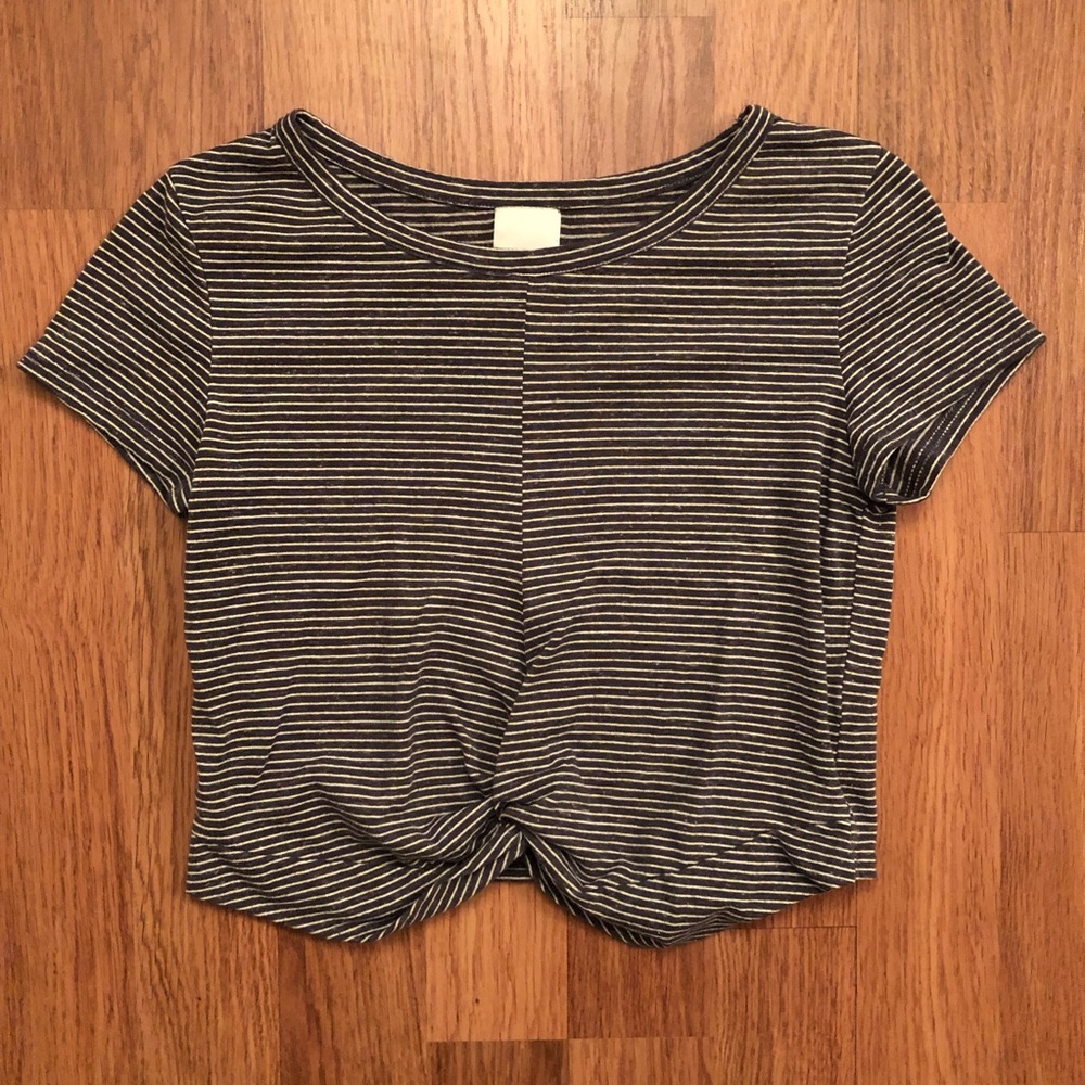 🌸MINK PINK HEATHERED FRONT KNOT CROP TEE